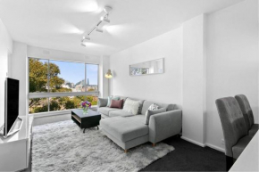 BEN73 - Harbour View 1 Bedroom Apartment, Sydney